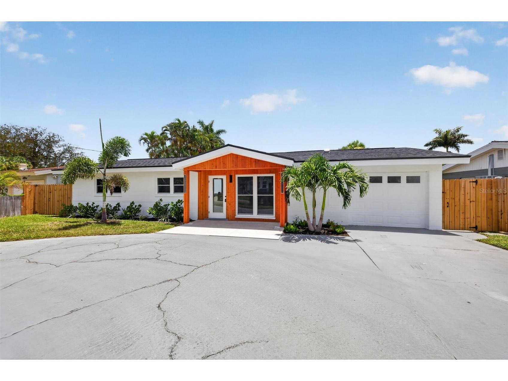 1524 Carson Circle NE Saint Petersburg FL 33703 TB8526926 image2
