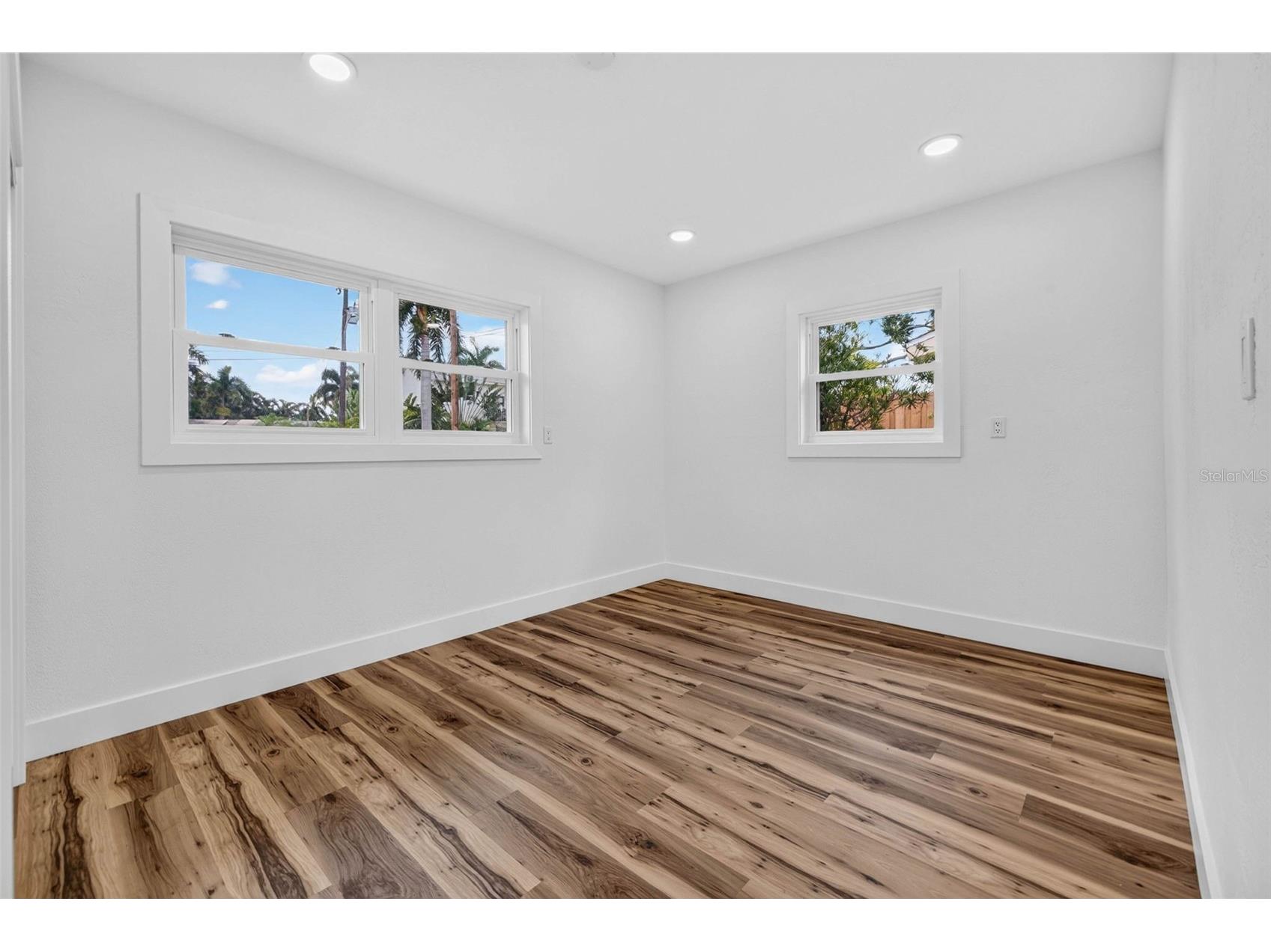 1524 Carson Circle NE Saint Petersburg FL 33703 TB8526926 image21