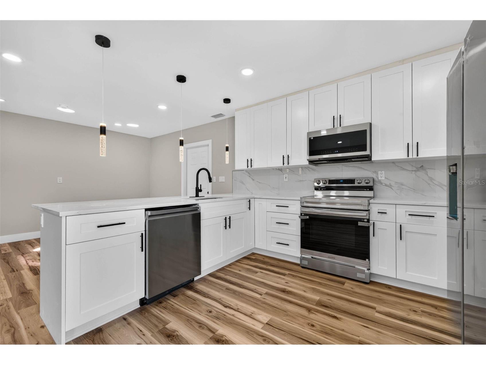 1524 Carson Circle NE Saint Petersburg FL 33703 TB8526926 image7