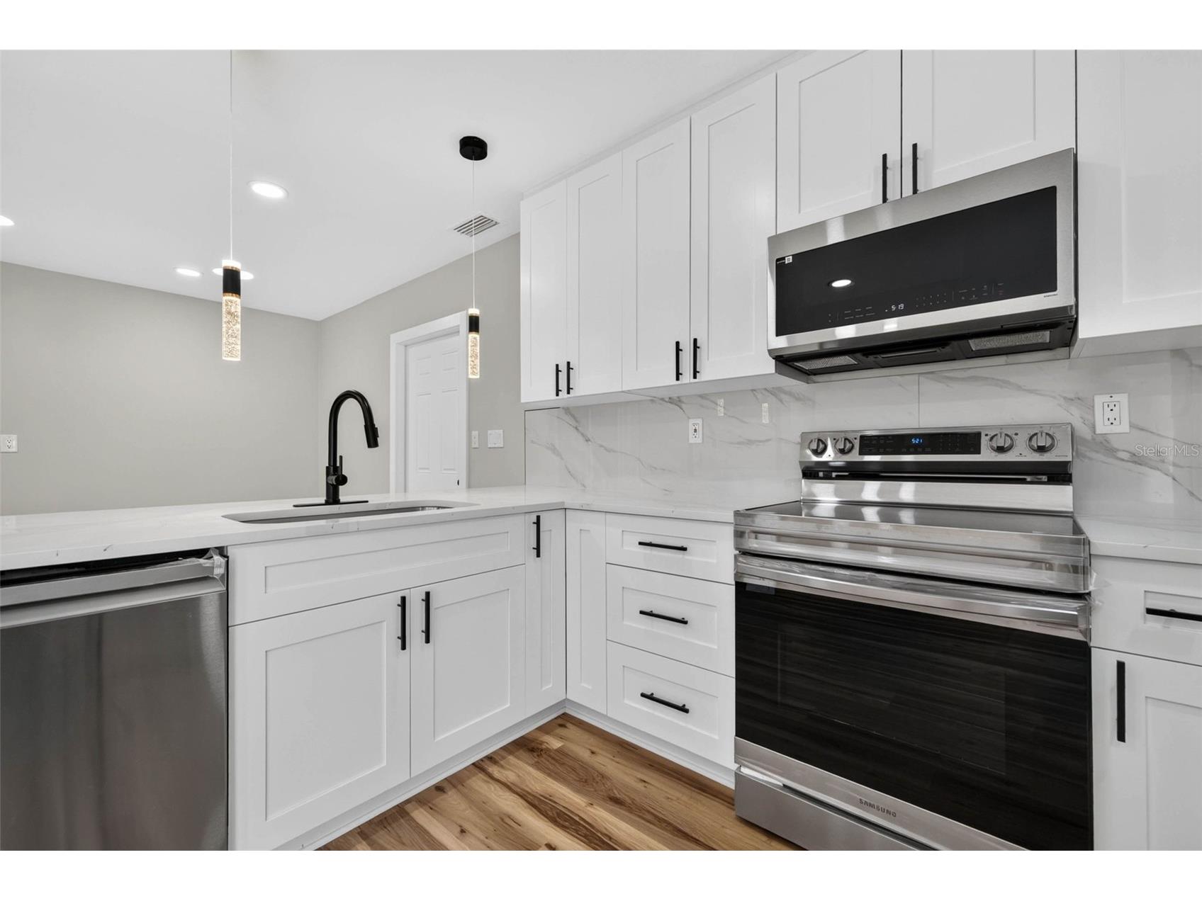 1524 Carson Circle NE Saint Petersburg FL 33703 TB8526926 image9