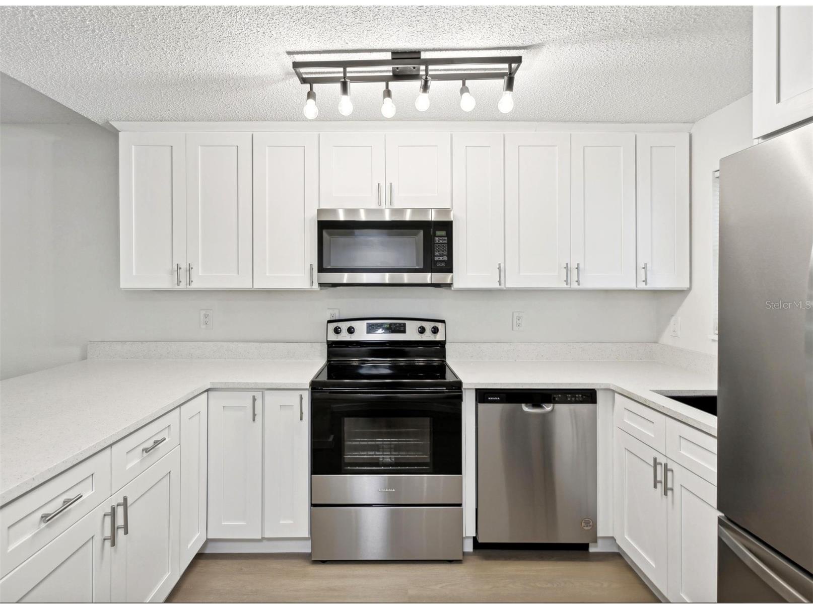 1524 Lakeview Road #103 Clearwater FL 33756 W7880356 image2