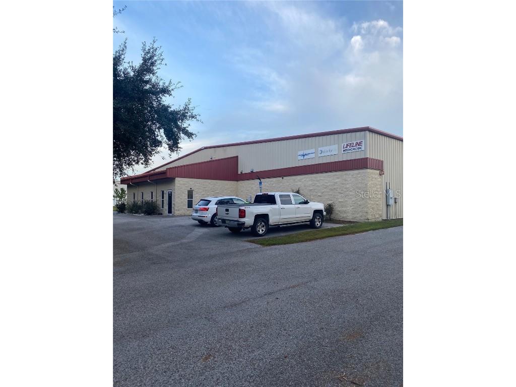 15241 Telcom Drive Brooksville FL 34604 W7849849 image1