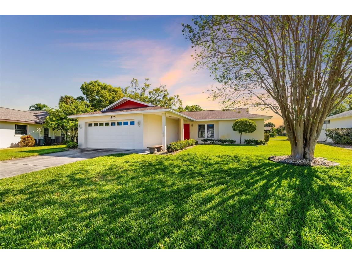 1525 Fleetwood Drive Sarasota FL 34232 A4644127 image1
