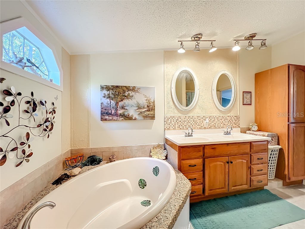 1525 NW 105th Terrace Ocala FL 34482 OM712213 image43