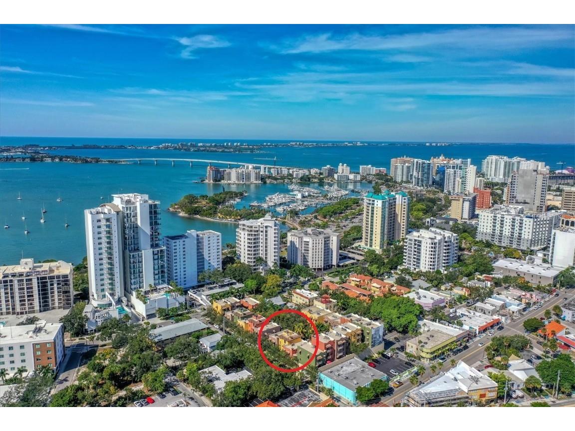 1525 Oak Street #15 Sarasota FL 34236 A4587044 image1
