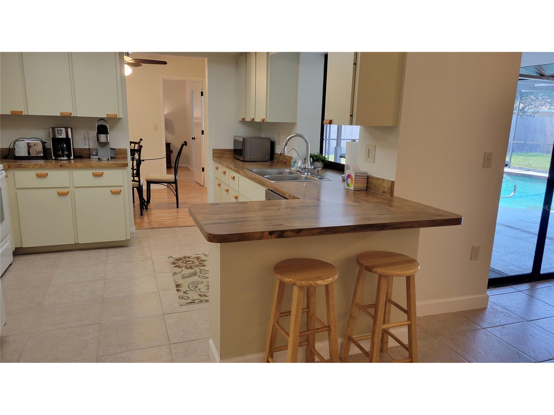 1526 Georgetowne Lane Sarasota FL 34232 A4684545 image3