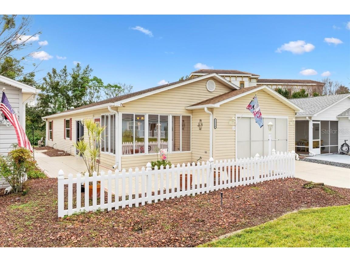 1526 Lozano Avenue Lady Lake FL 32159 G5091428 image1