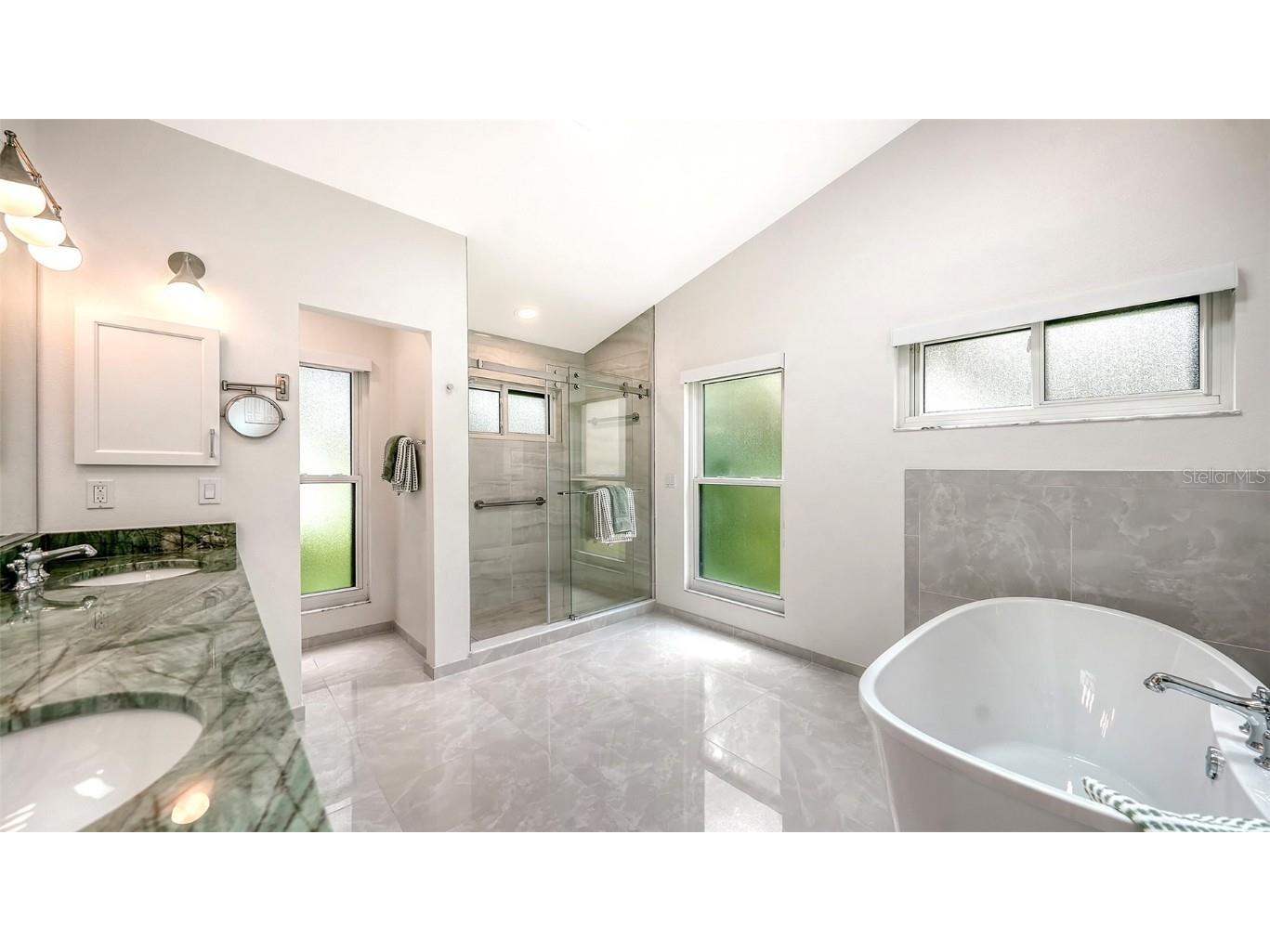 1529 Oak Way Sarasota FL 34232 A4663922 image18