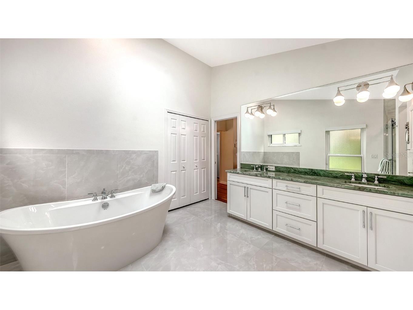 1529 Oak Way Sarasota FL 34232 A4663922 image19