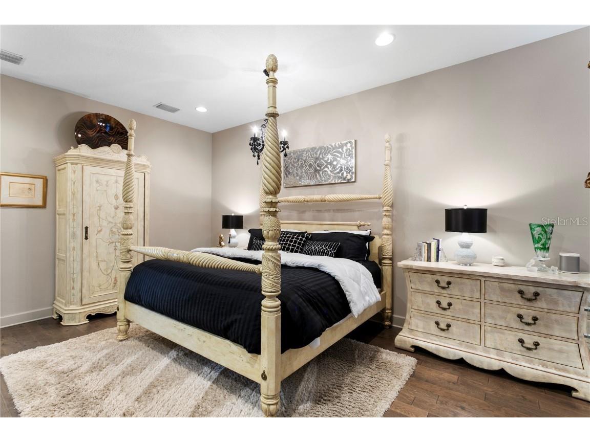 153 5th Avenue NE Saint Petersburg FL 33701 TB8442119 image15