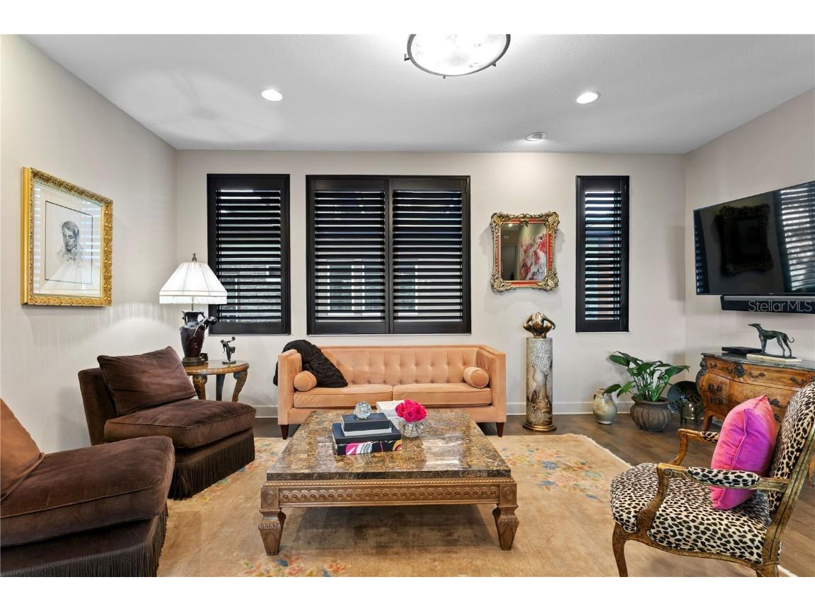 153 5th Avenue NE Saint Petersburg FL 33701 TB8442119 image29