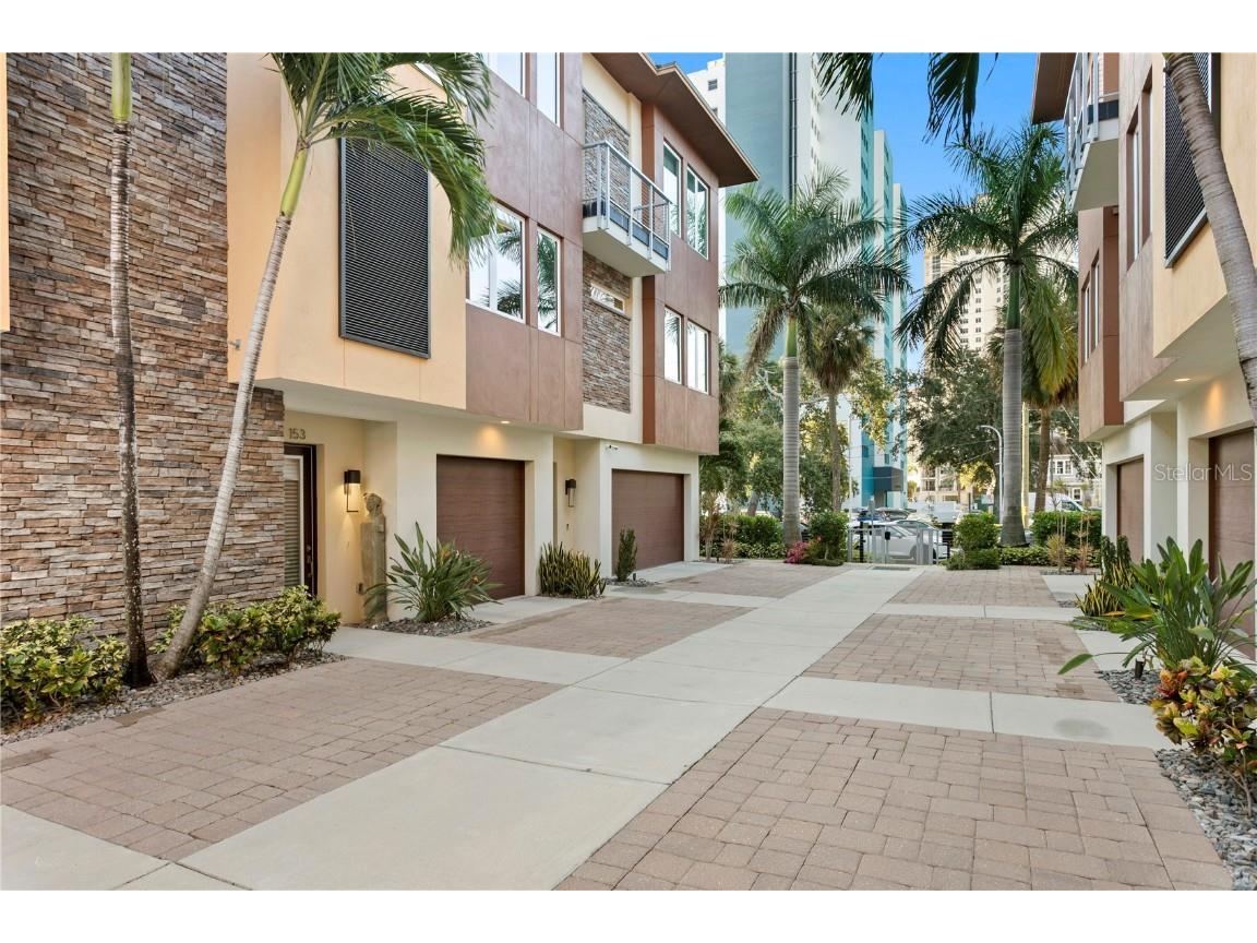 153 5th Avenue NE Saint Petersburg FL 33701 TB8442119 image4