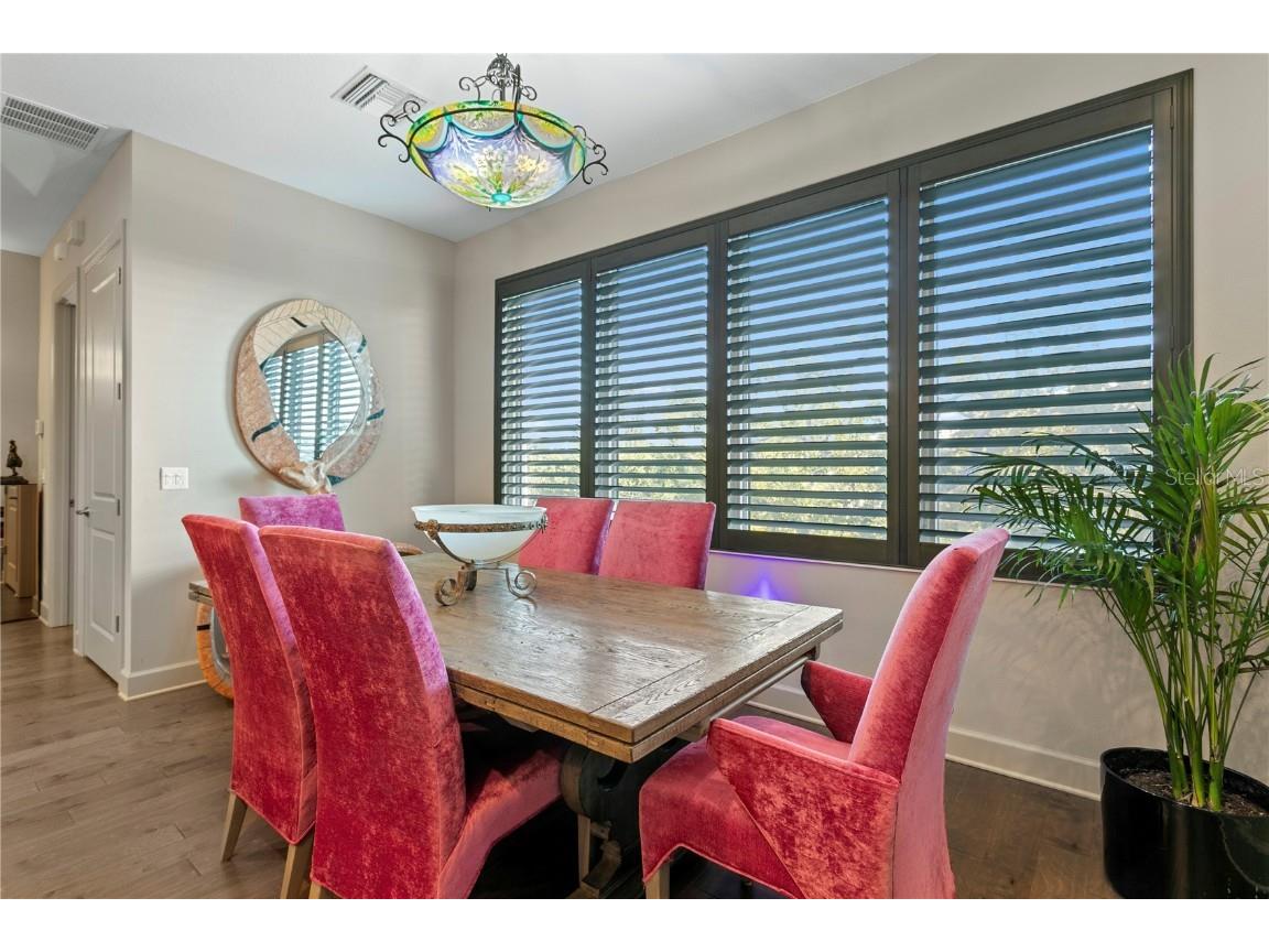 153 5th Avenue NE Saint Petersburg FL 33701 TB8442119 image42