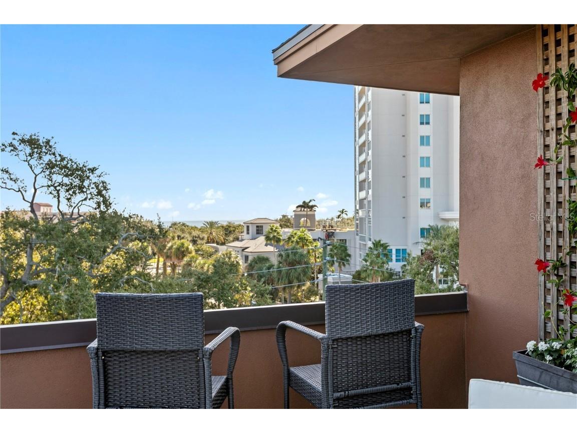 153 5th Avenue NE Saint Petersburg FL 33701 TB8442119 image49