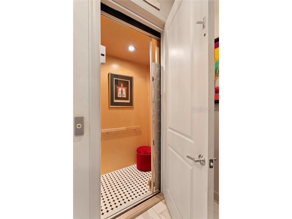 153 5th Avenue NE Saint Petersburg FL 33701 TB8442119 image57