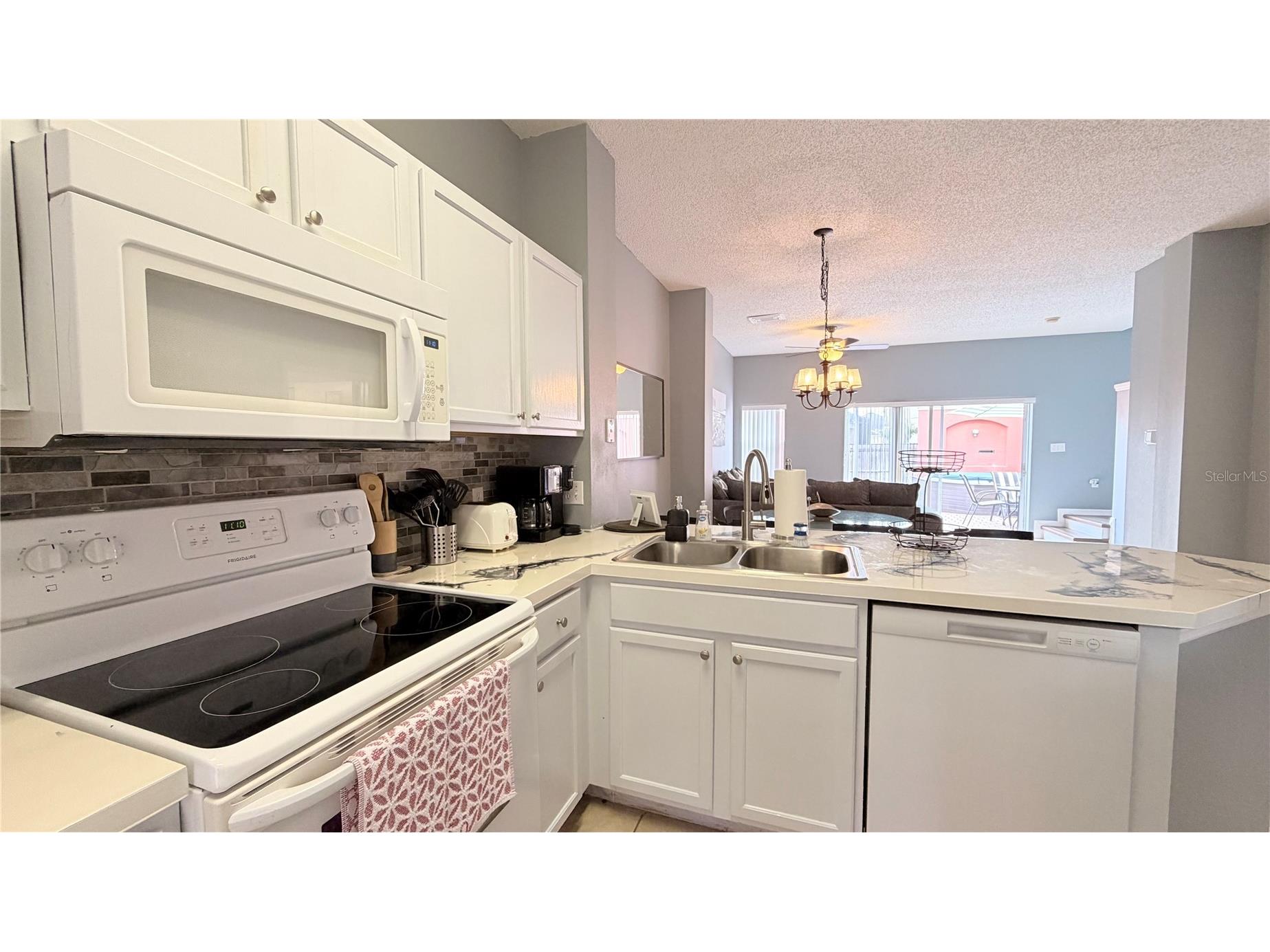 153 Pompano Beach Dr Drive Kissimmee FL 34746 O6405051 image4