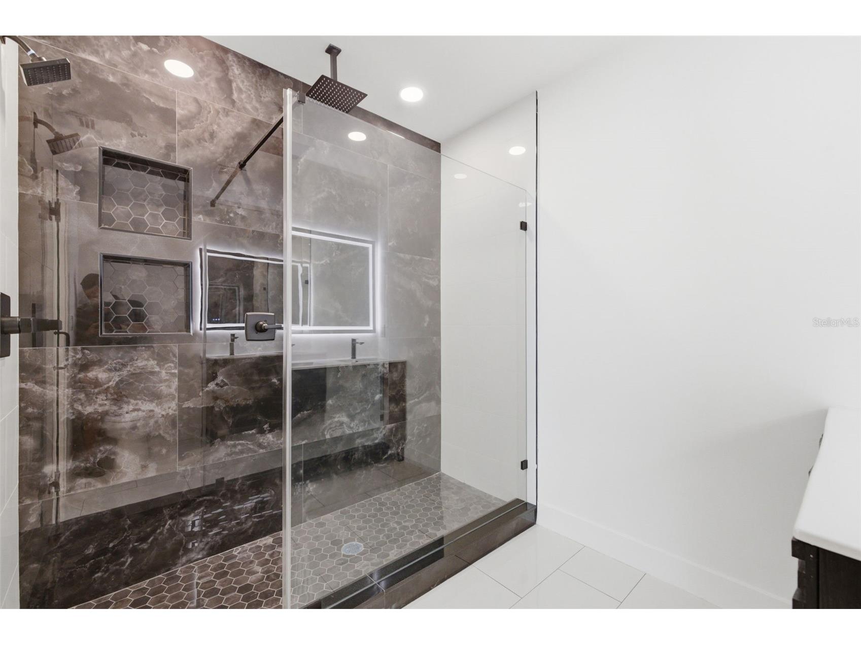1530 12th Avenue S Saint Petersburg FL 33705 TB8508957 image14