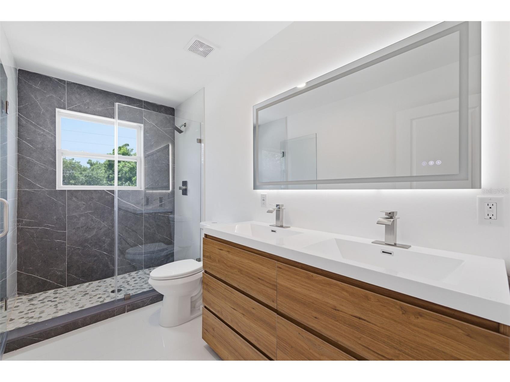 1530 12th Avenue S Saint Petersburg FL 33705 TB8508957 image23