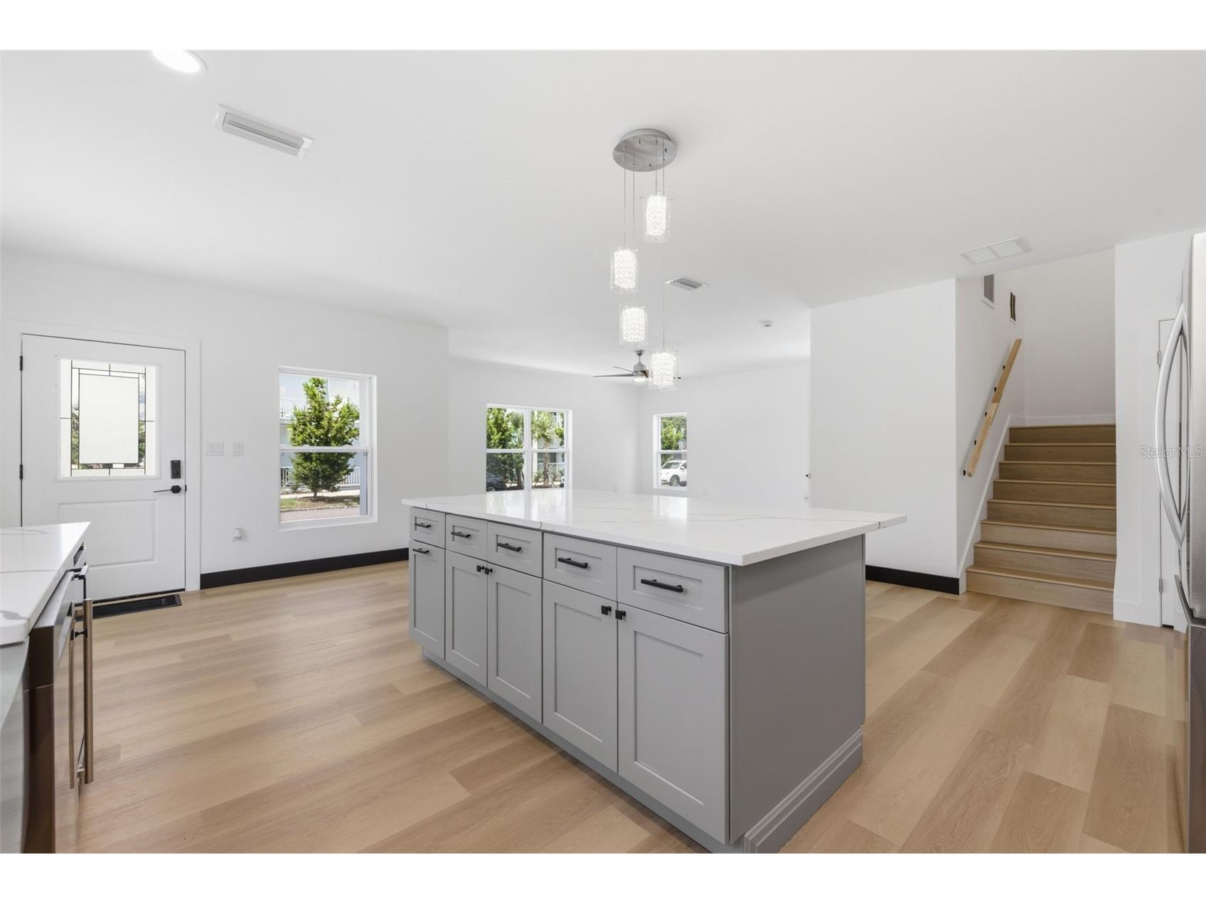 1530 12th Avenue S Saint Petersburg FL 33705 TB8508957 image8