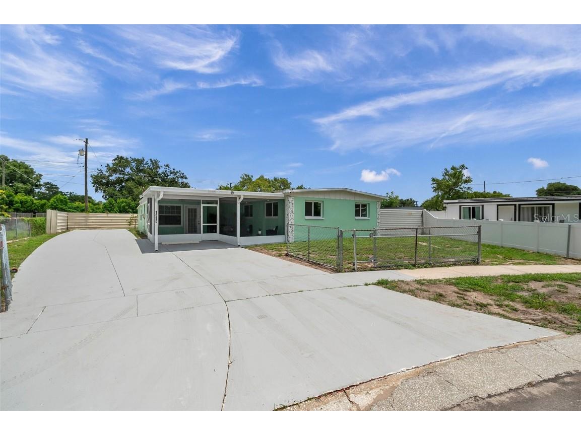 1530 Clair Mel Circle Tampa FL 33619 TB8347982 image1