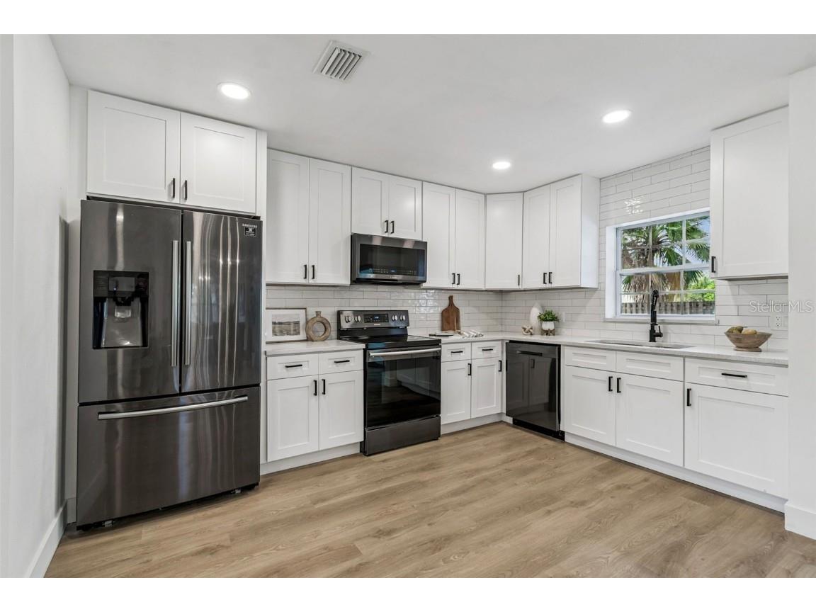 1530 Erin Lane Clearwater FL 33755 TB8452759 image10