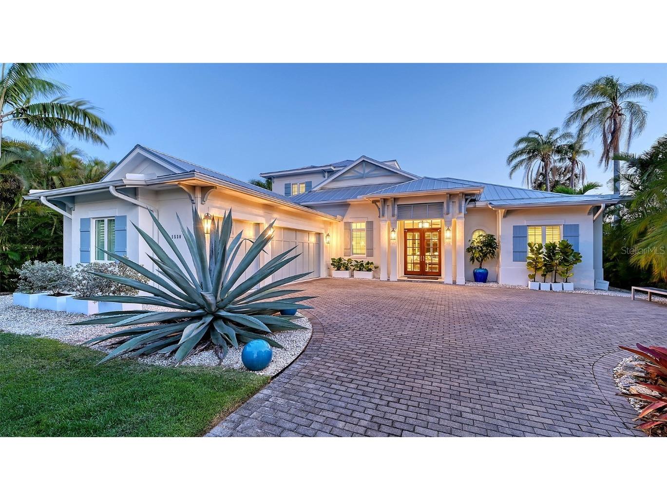 1530 Pine Bay Drive Sarasota FL 34231 A4657245 image1