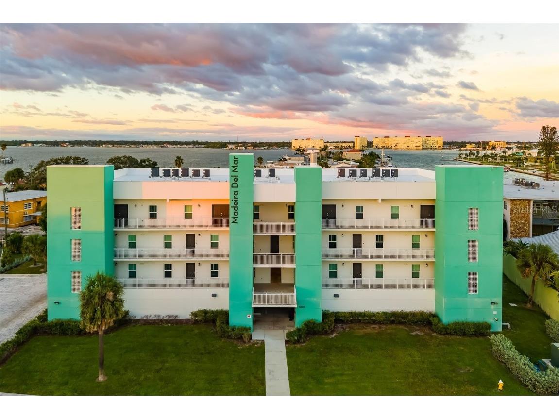15305 1st Street E #201 Madeira Beach FL 33708 A4668106 image1