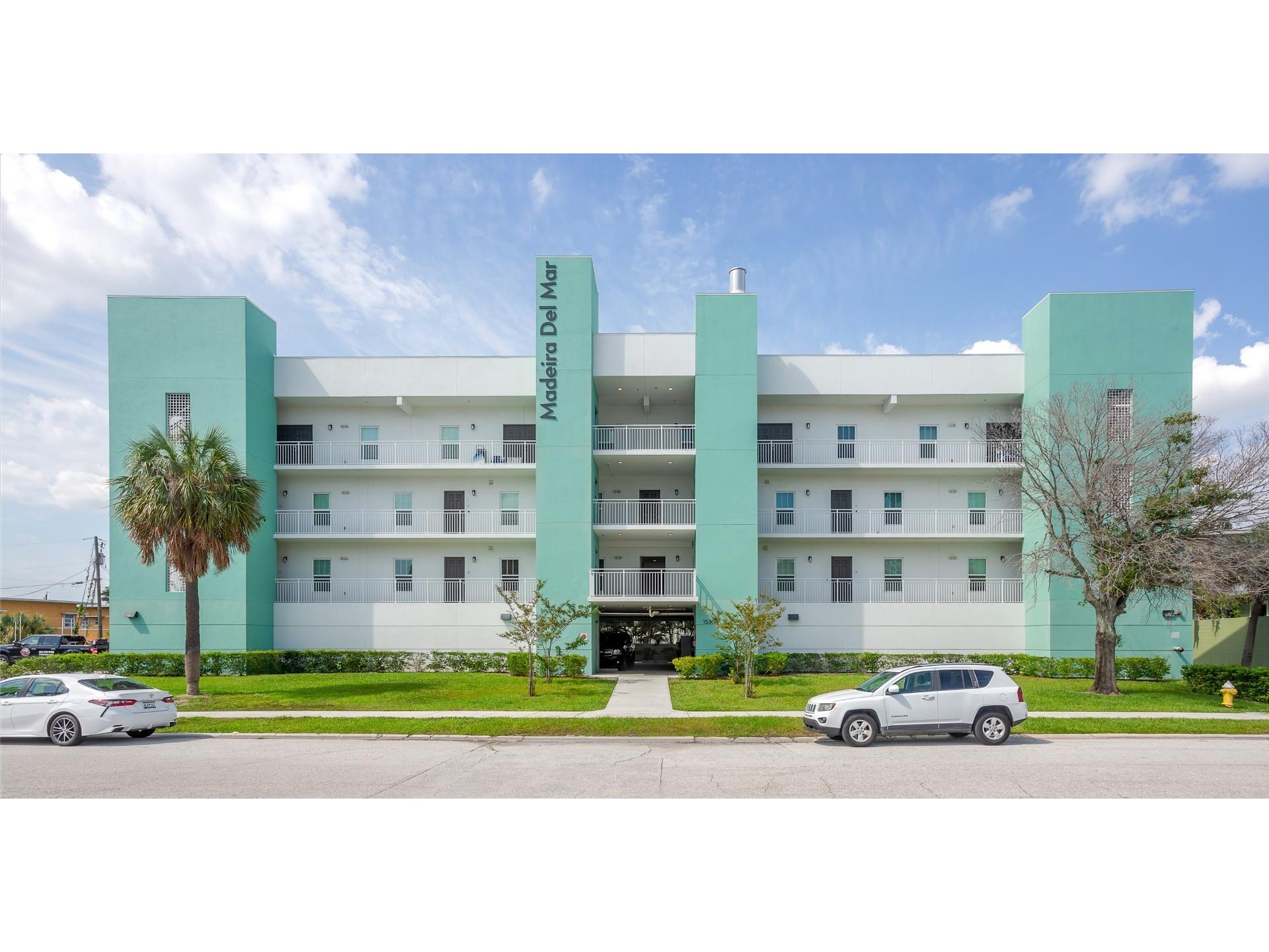 15305 1st Street E #202 Madeira Beach FL 33708 - BOCA CIEGA INTRACOASTAL TB8484925 image1