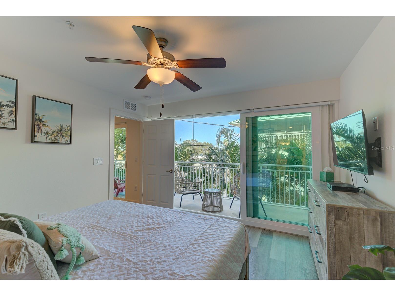 15305 1st Street E #202 Madeira Beach FL 33708 - BOCA CIEGA INTRACOASTAL TB8484925 image15