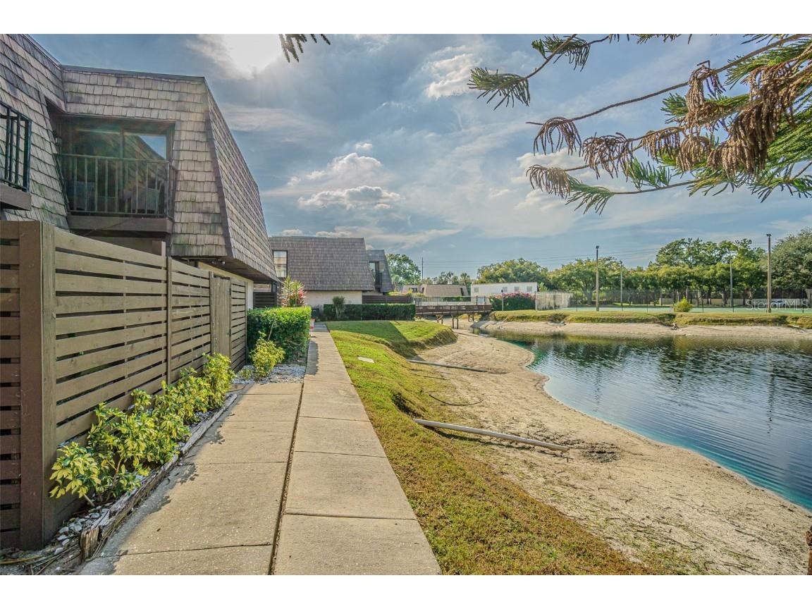 15314 E Pond Woods Drive Tampa FL 33618 TB8450004 image2