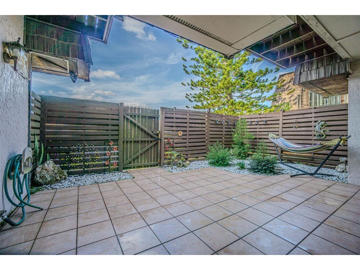 15314 E Pond Woods Drive Tampa FL 33618 TB8450004 image5