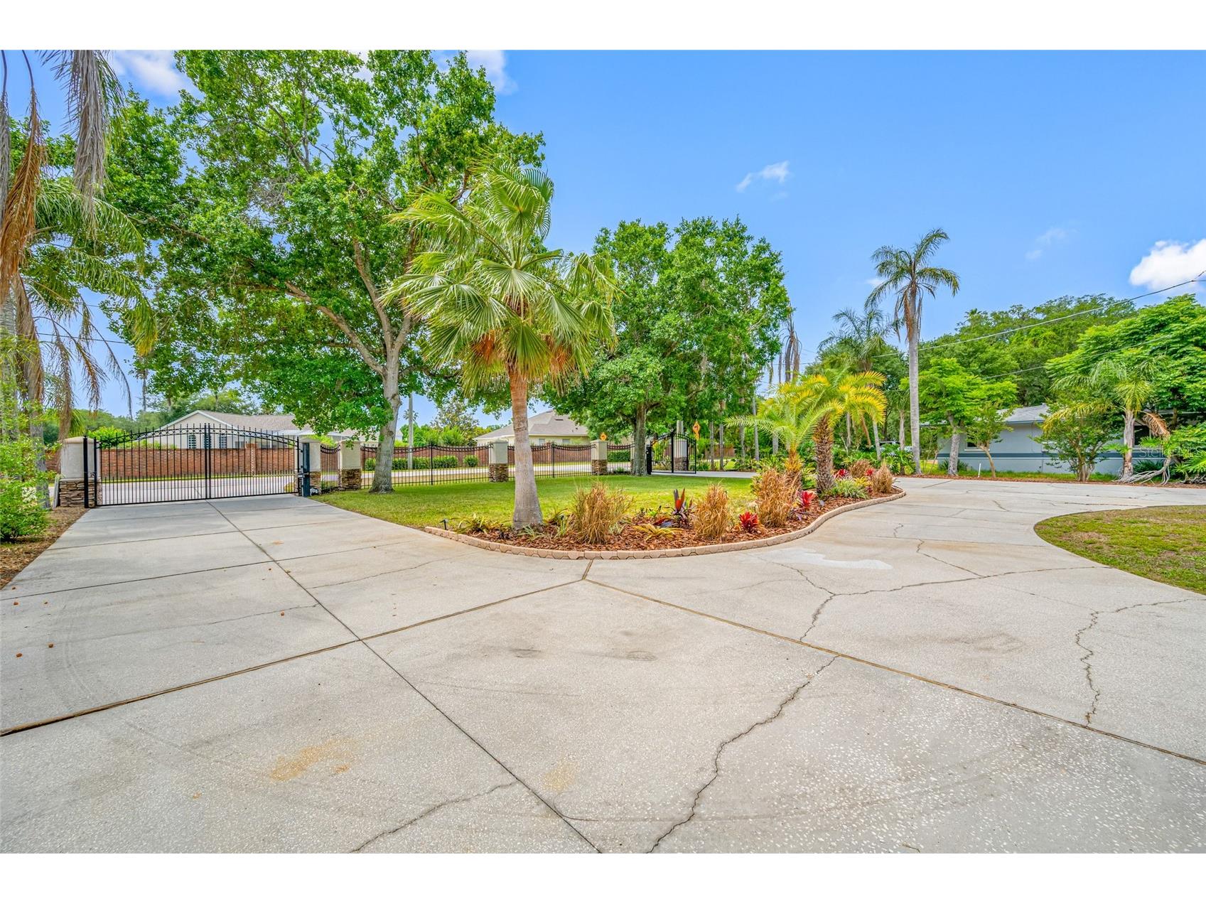 15314 Lake Magdalene Boulevard Tampa FL 33618 TB8505655 image12