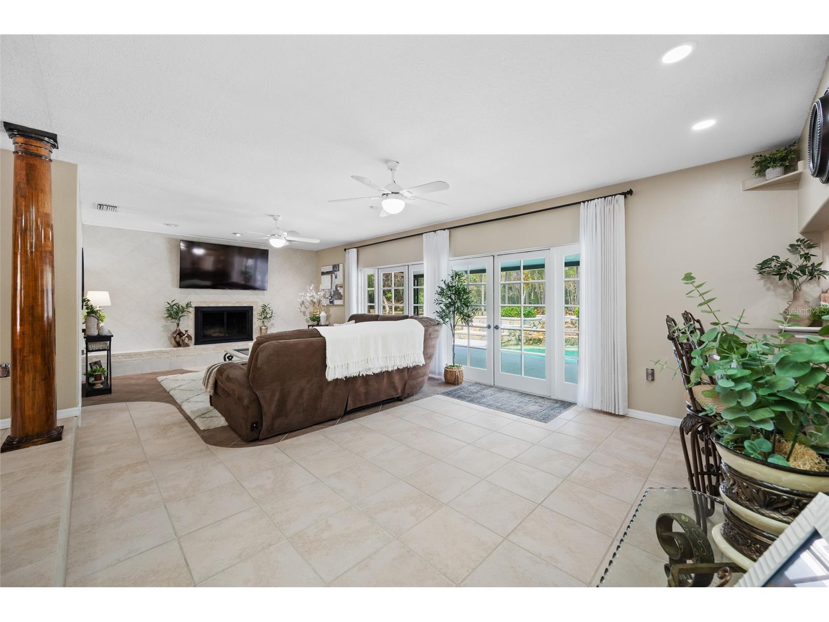 15314 Lake Magdalene Boulevard Tampa FL 33618 TB8505655 image21