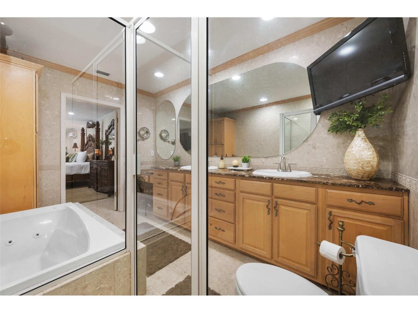 15314 Lake Magdalene Boulevard Tampa FL 33618 TB8505655 image48