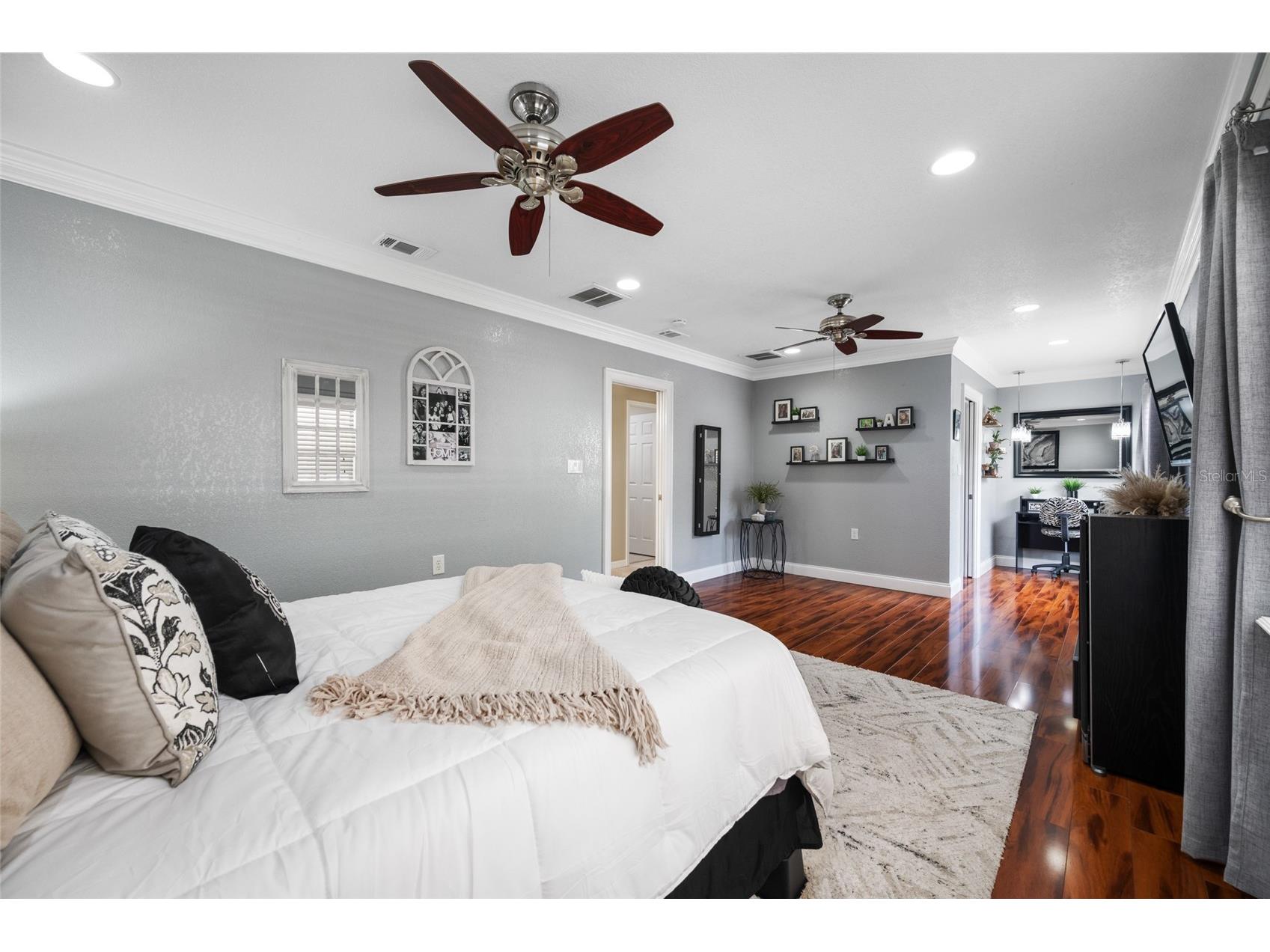 15314 Lake Magdalene Boulevard Tampa FL 33618 TB8505655 image52