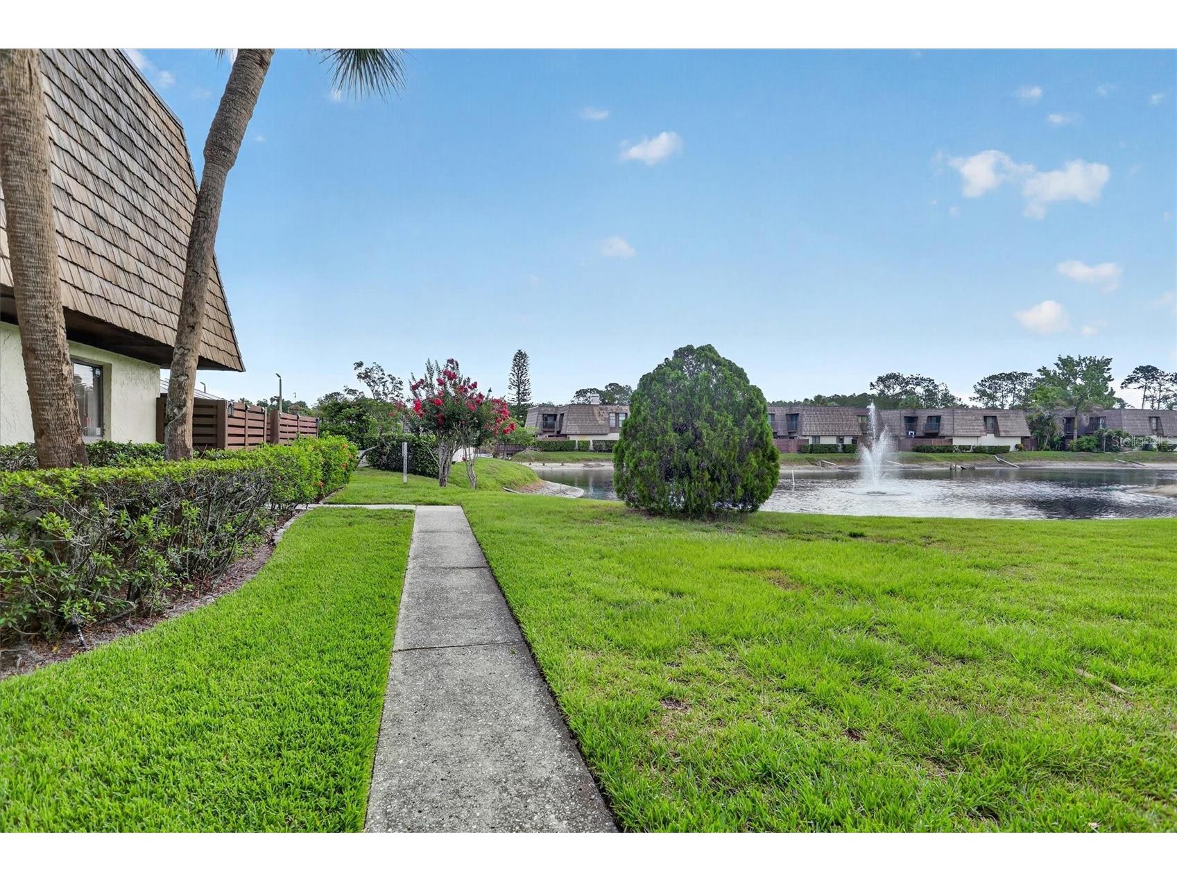 15317 W Pond Woods Drive #103 Tampa FL 33618 TB8527349 image4