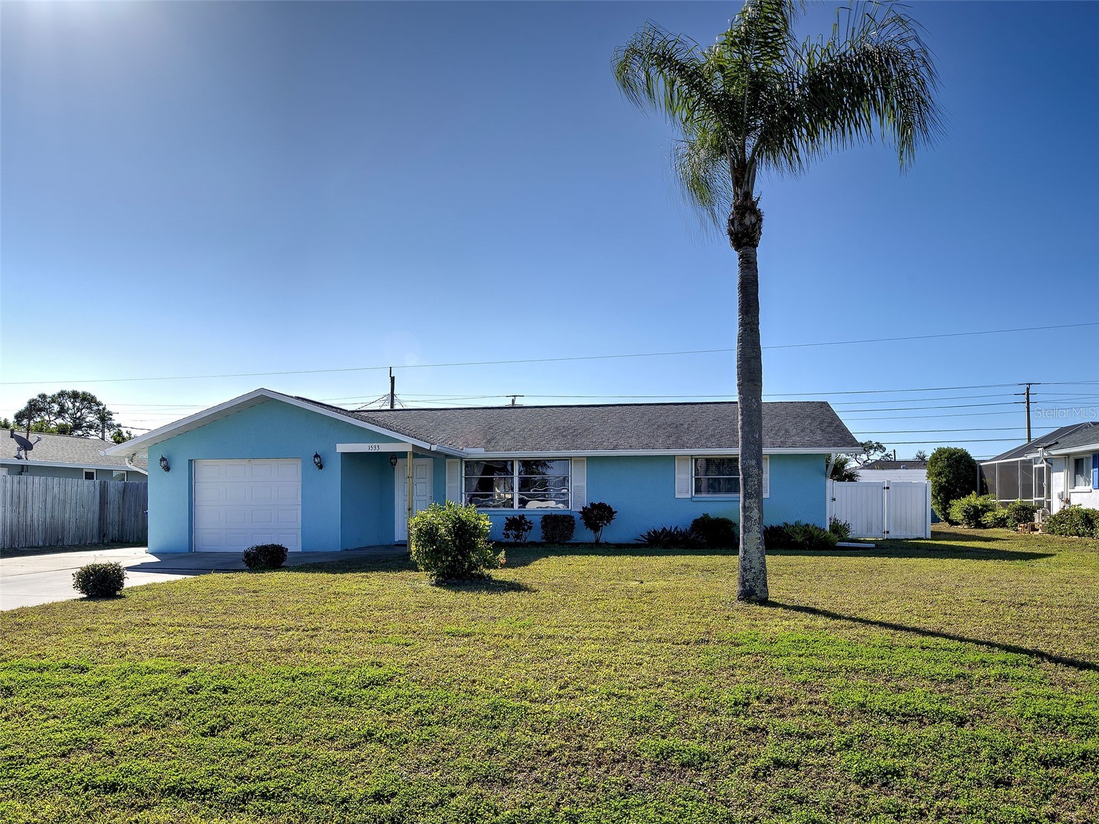 1533 Crest Drive Englewood FL 34223 - FORKED CREEK D6146247 image1
