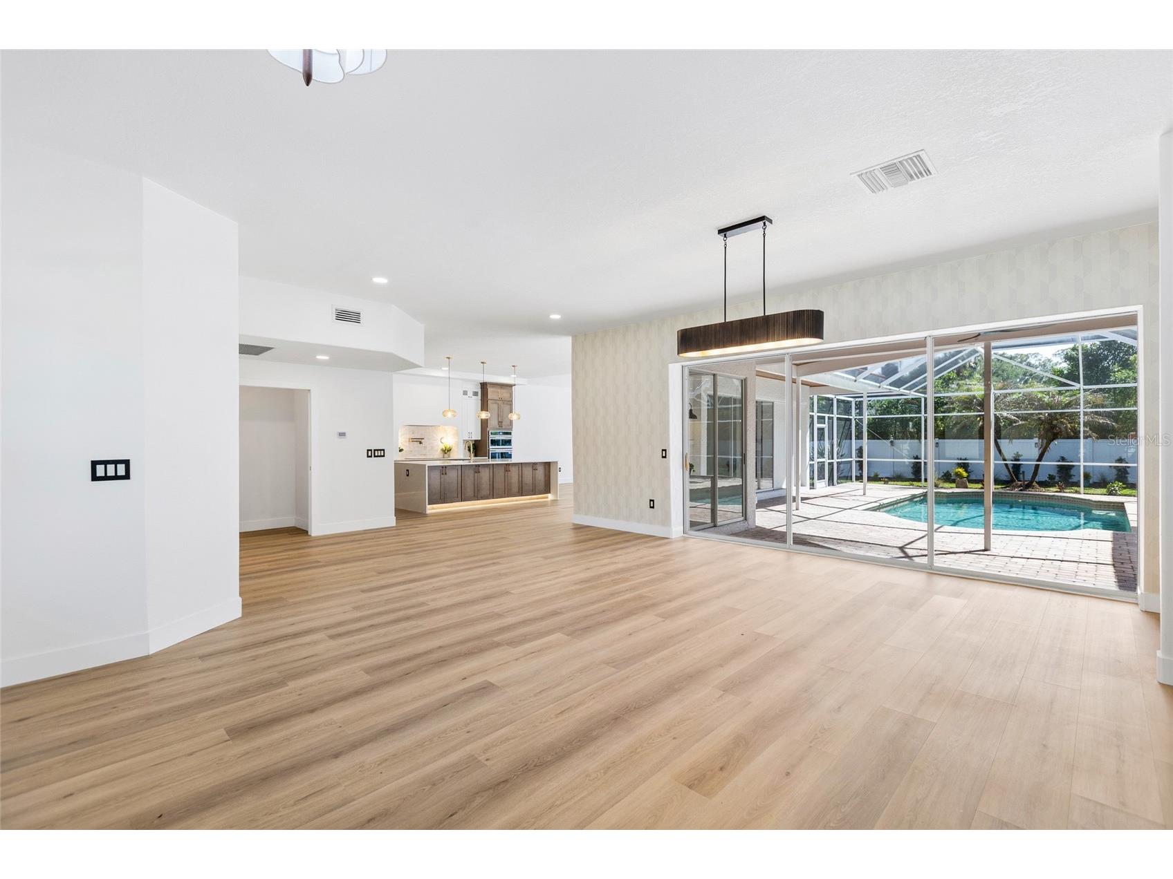1534 E Lake Woodlands Parkway Oldsmar FL 34677 TB8509589 image7