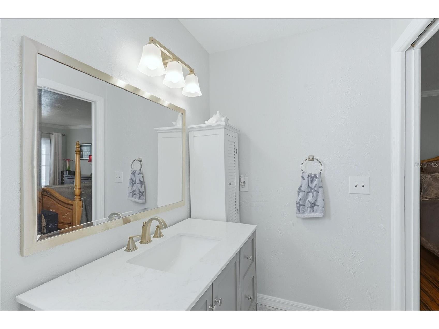 1534 Georgetowne Lane Sarasota FL 34232 A4686371 image32