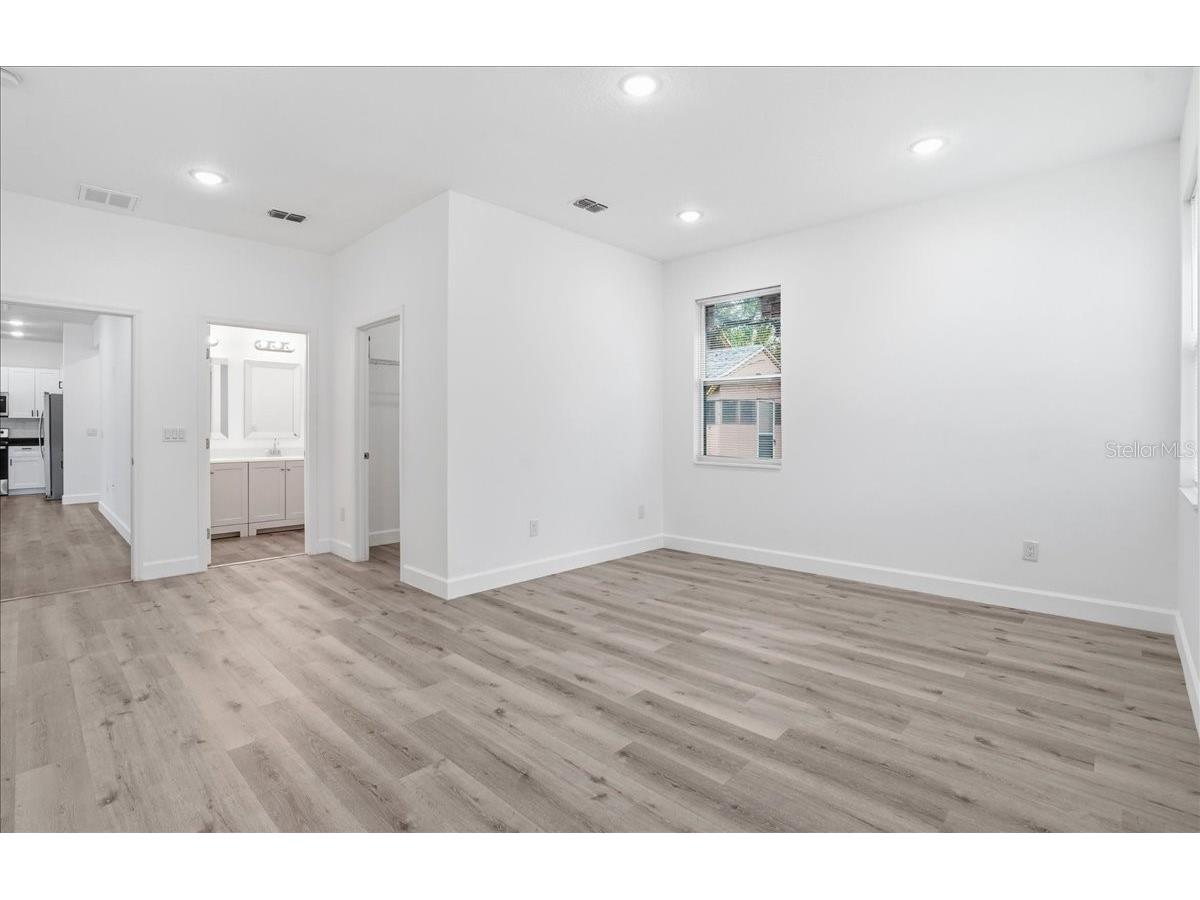 1535 13th Street S Saint Petersburg FL 33705 TB8482238 image14