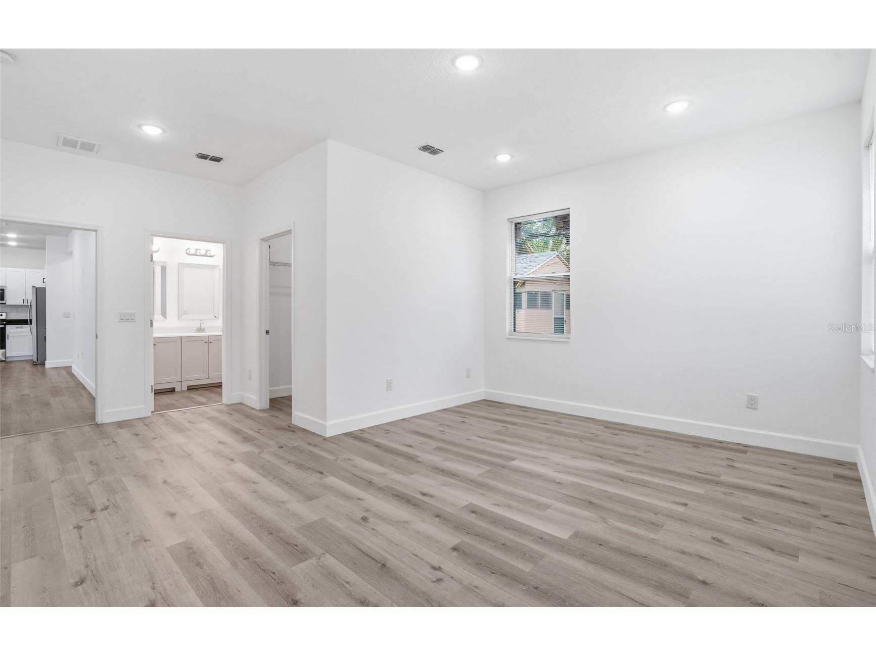 1535 13th Street S Saint Petersburg FL 33705 TB8496520 image14