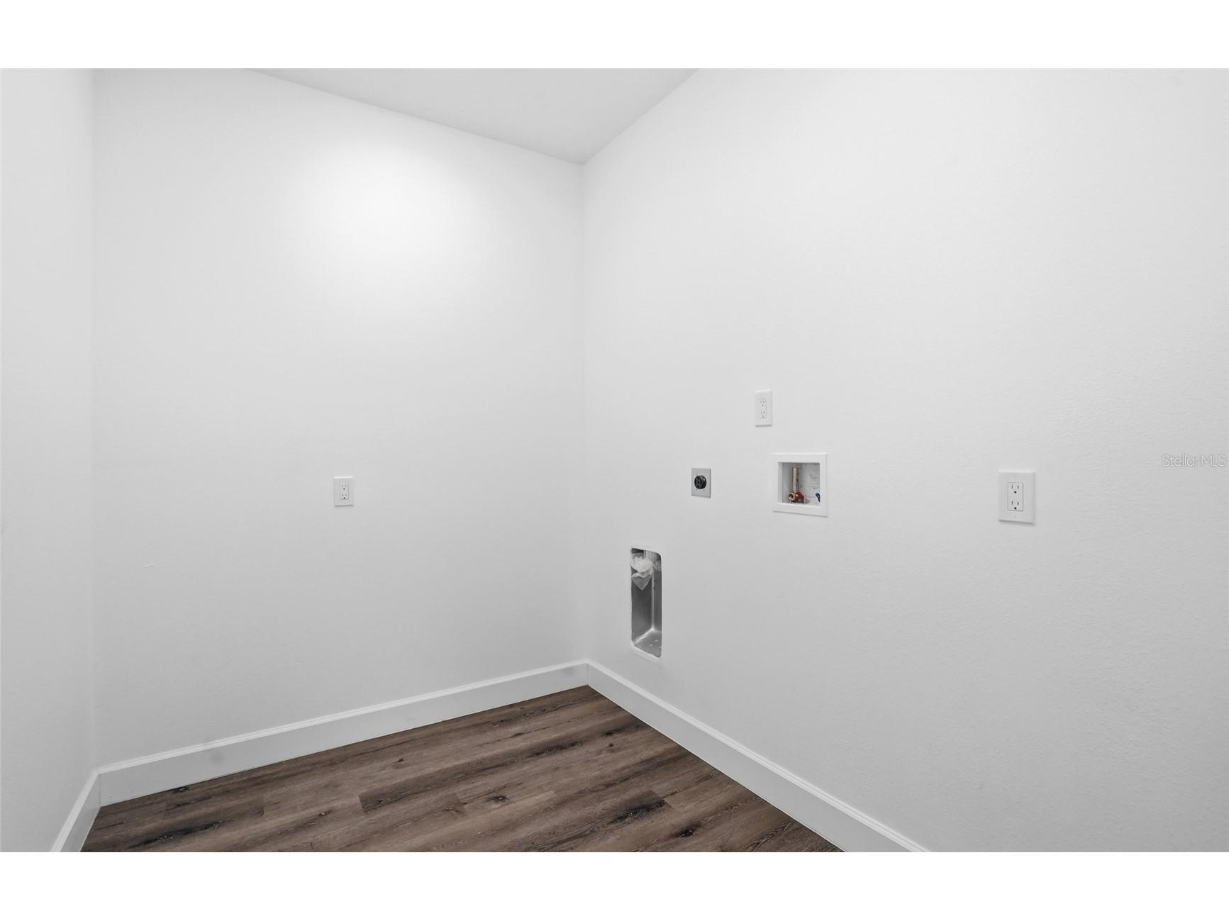 1535 13th Street S Saint Petersburg FL 33705 TB8496520 image26