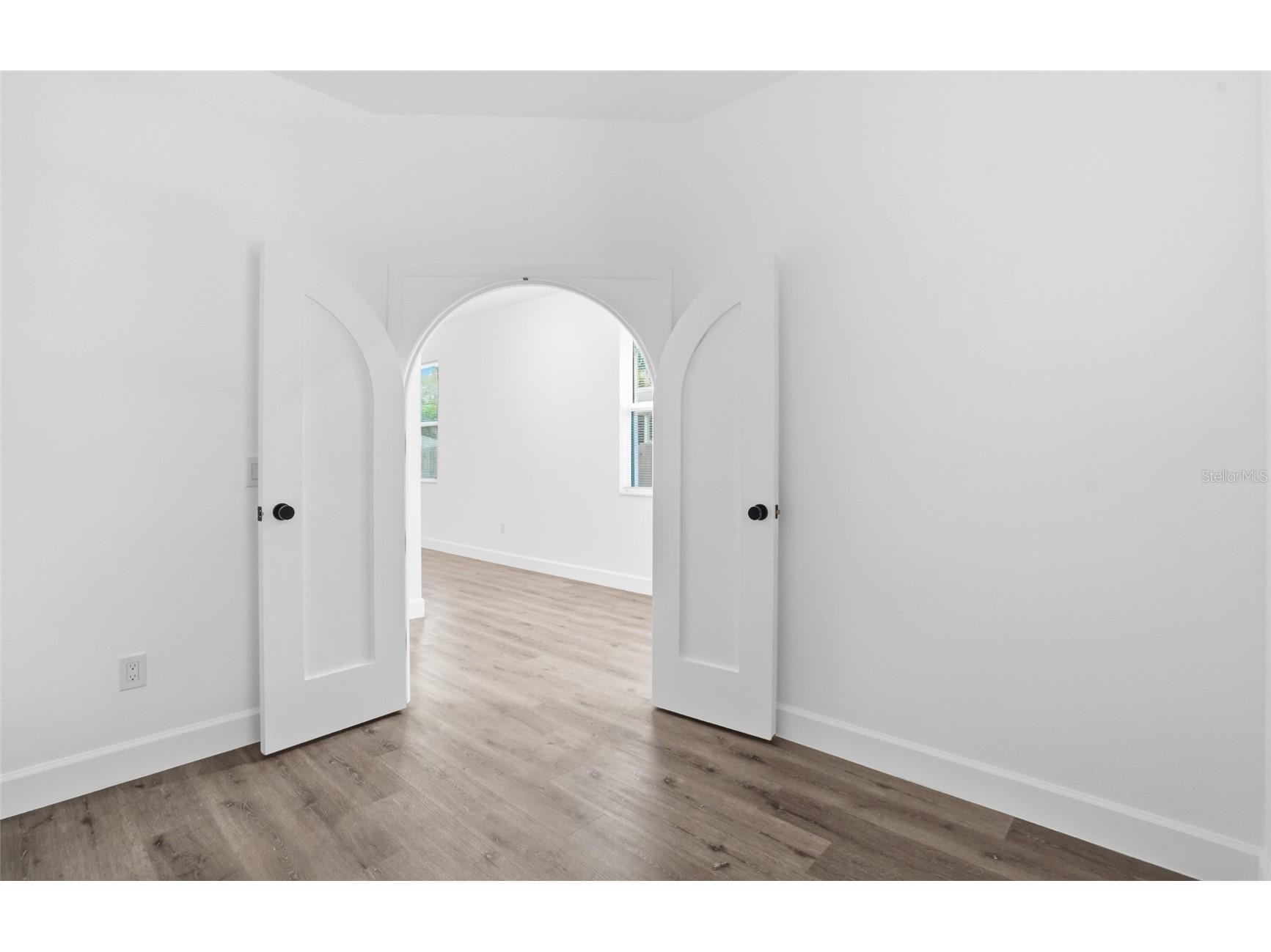 1535 13th Street S Saint Petersburg FL 33705 TB8496520 image27