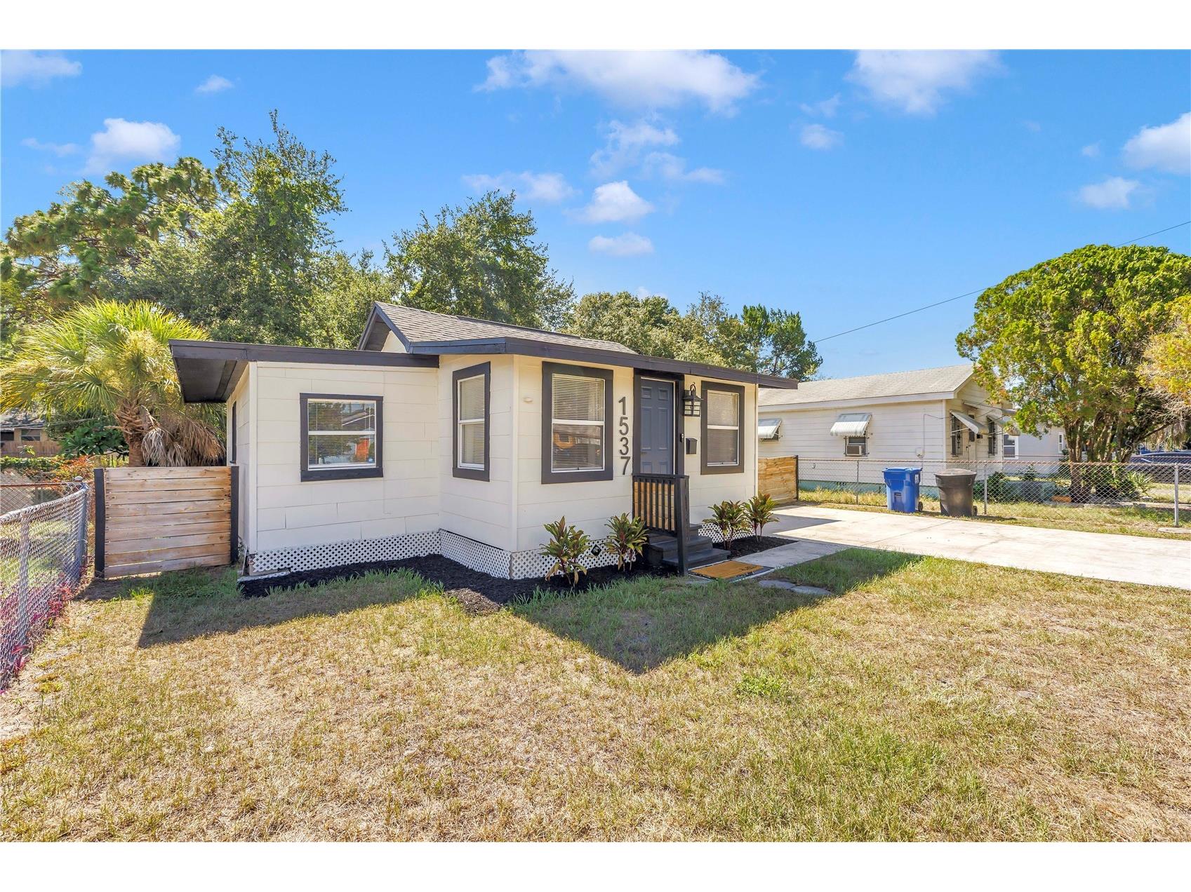 1537 39th Street S Saint Petersburg FL 33711 TB8522917 image1