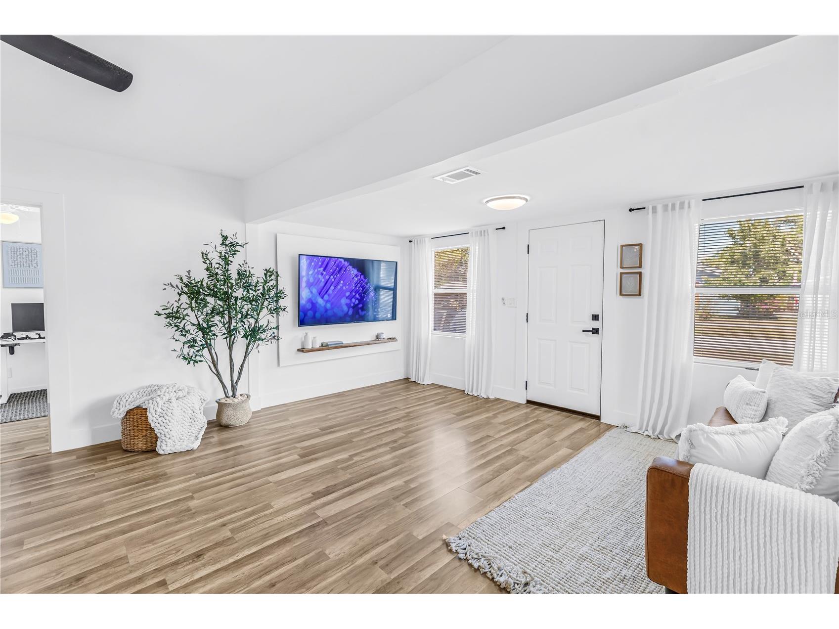 1537 39th Street S Saint Petersburg FL 33711 TB8522917 image3