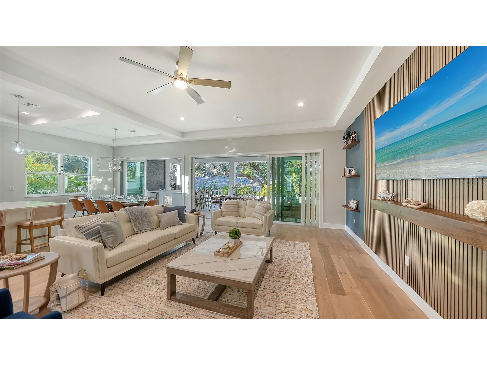 1537 Siesta Drive Sarasota FL 34239 A4692741 image11