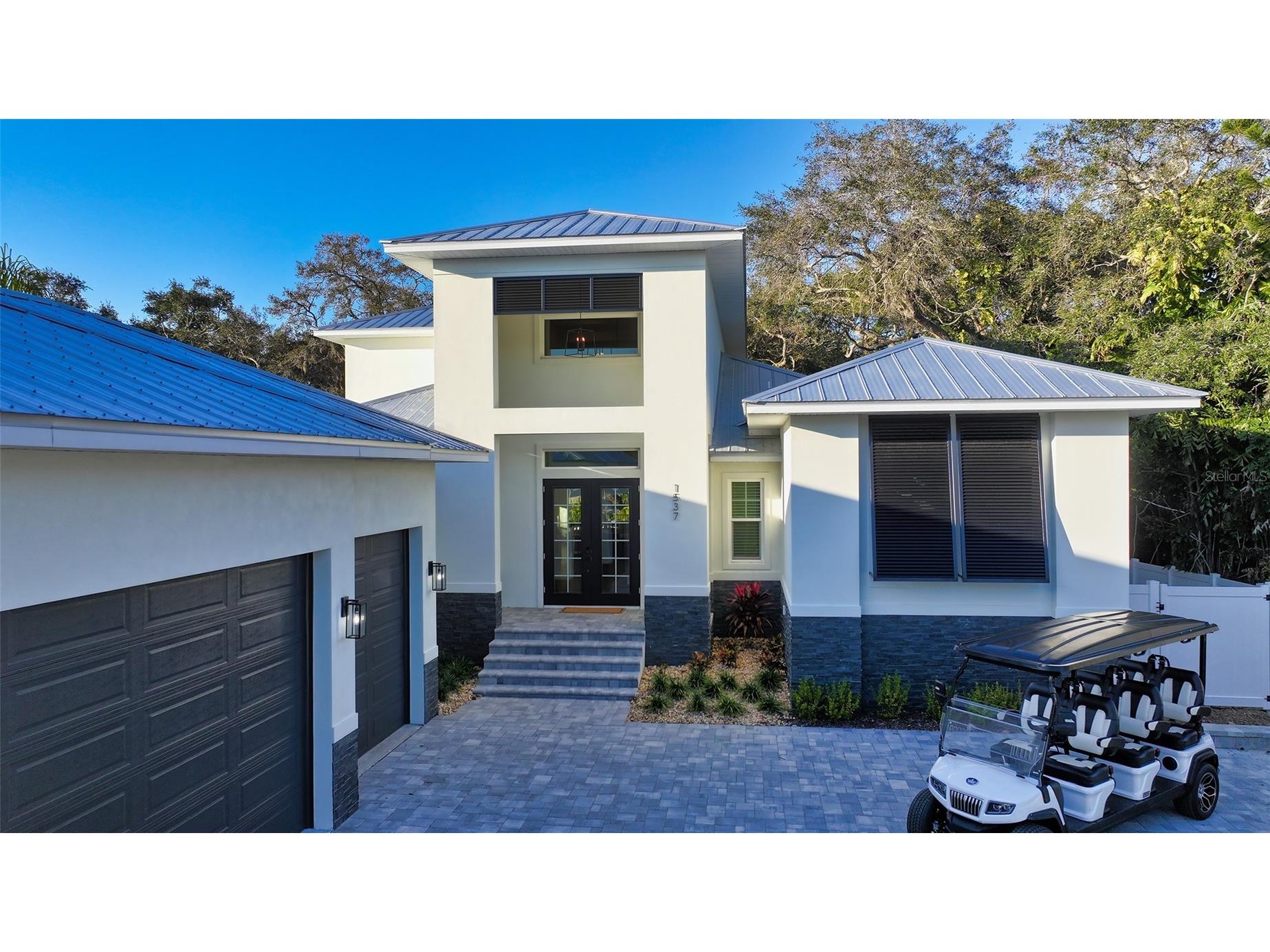 1537 Siesta Drive Sarasota FL 34239 A4692741 image2