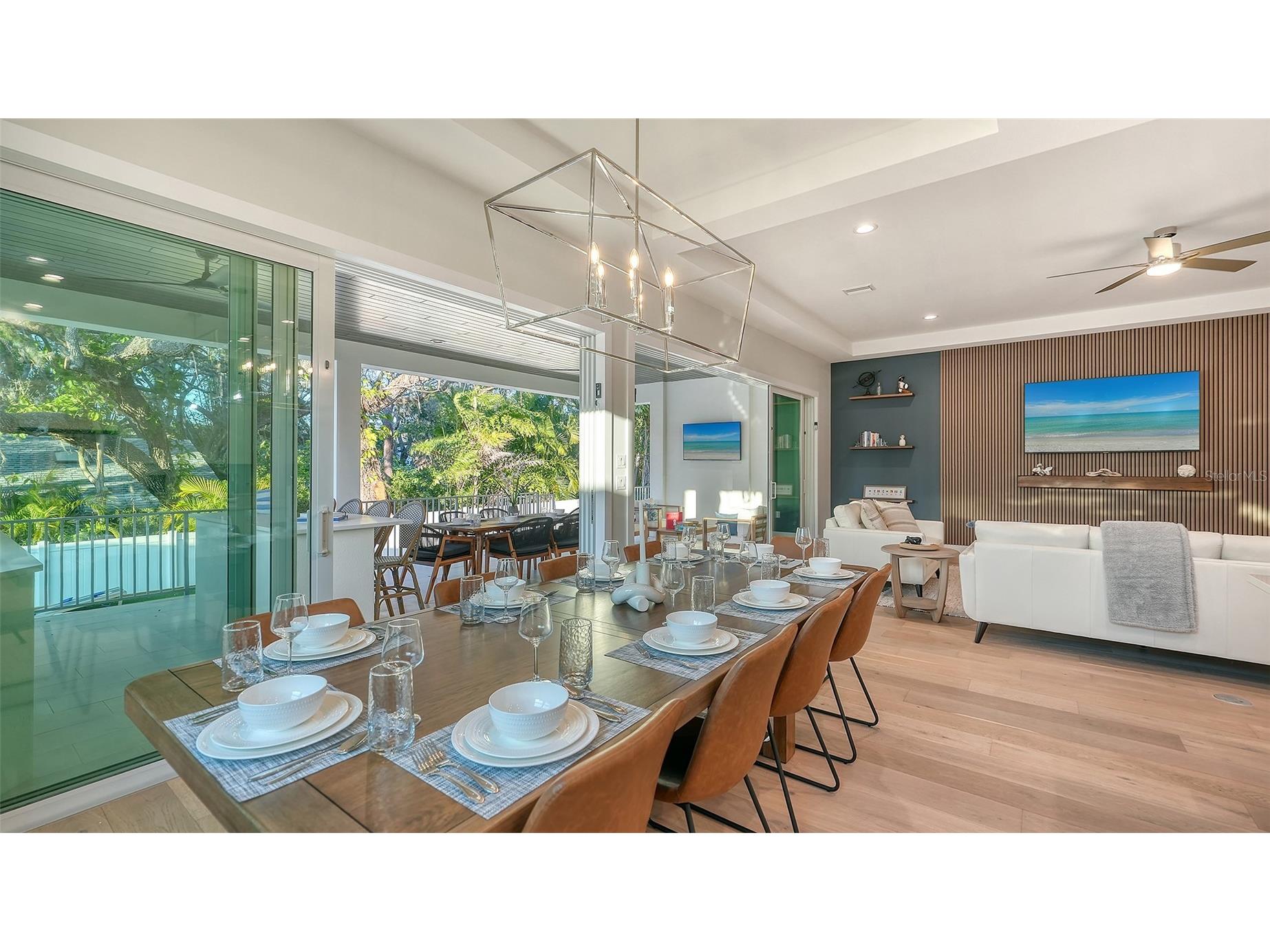 1537 Siesta Drive Sarasota FL 34239 A4692741 image20