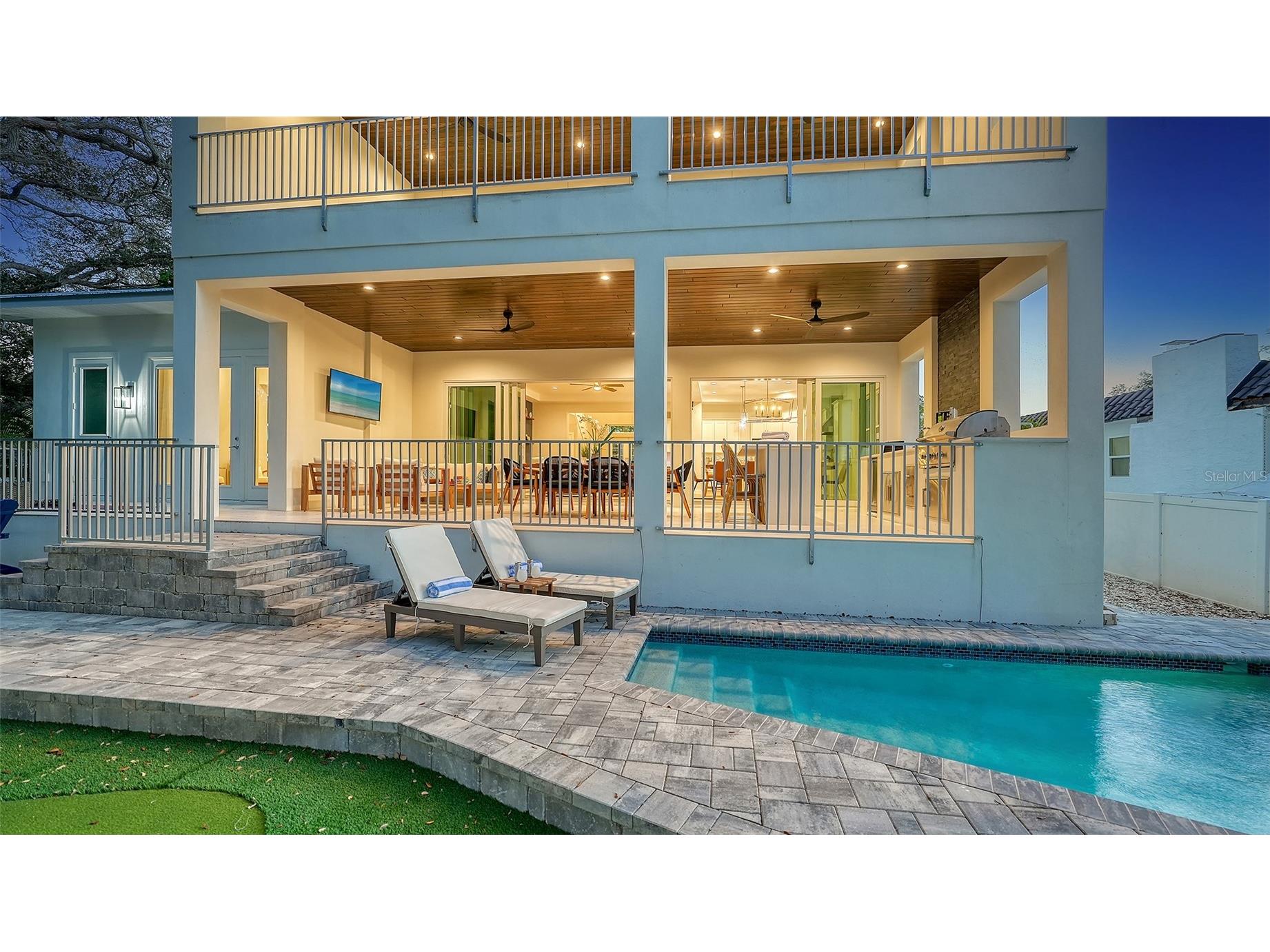 1537 Siesta Drive Sarasota FL 34239 A4692741 image3