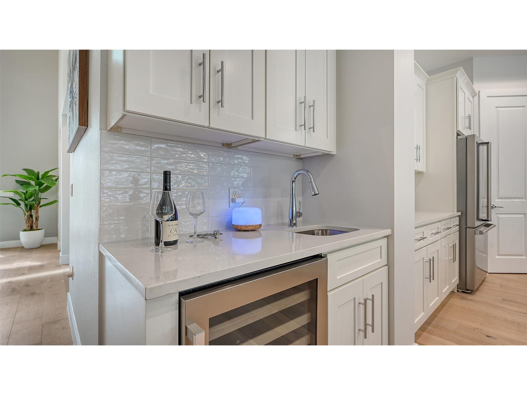 1537 Siesta Drive Sarasota FL 34239 A4692741 image32
